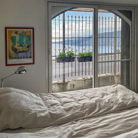 度假居 With 180-degree Views Of The Sea *