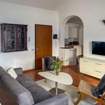 Holiday home With 180-degree Views Of The Sea Ospedaletti